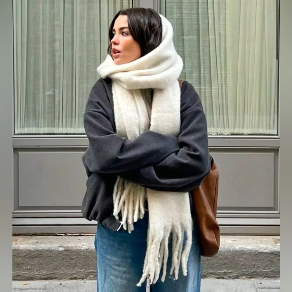 STEVE MADDEN Super-Soft Knit Muffler Chunky White Oversized Scarf